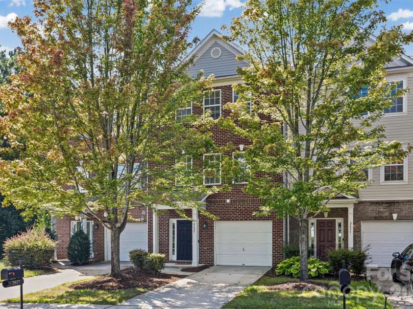 2627 Early Flight Drive, Charlotte, NC 28262.  MLS# CAR4417899, YatesRealty ID 47171. 