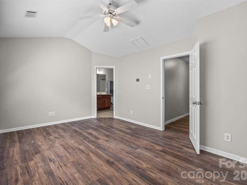 2627 Early Flight Drive, Charlotte, NC 28262.  MLS# CAR4417899, YatesRealty ID 47171. 