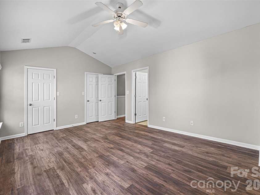 2627 Early Flight Drive, Charlotte, NC 28262.  MLS# CAR4417899, YatesRealty ID 47171. 