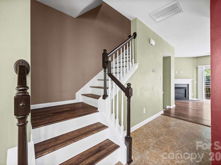 2627 Early Flight Drive, Charlotte, NC 28262.  MLS# CAR4417899, YatesRealty ID 47171. Up to the 3rd floor