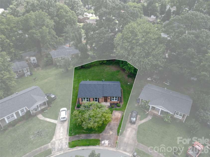 4040 Burnham Court, Winston Salem, NC 27105.  MLS# CAR4409615, YatesRealty ID 47174. 