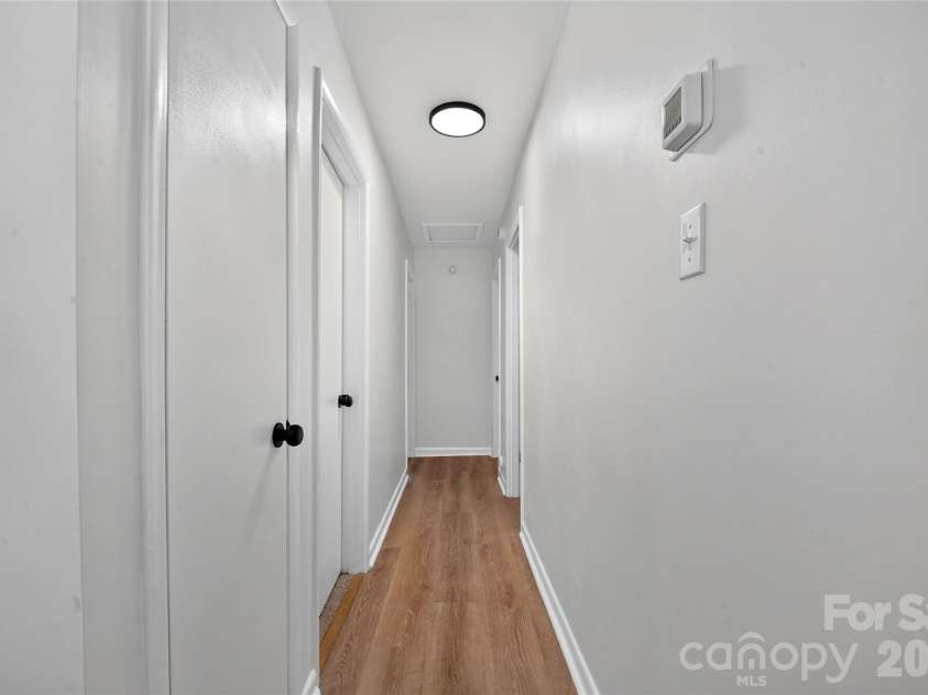 4040 Burnham Court, Winston Salem, NC 27105.  MLS# CAR4409615, YatesRealty ID 47174. Hallway