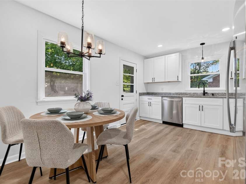 4040 Burnham Court, Winston Salem, NC 27105.  MLS# CAR4409615, YatesRealty ID 47174. Kitchen
