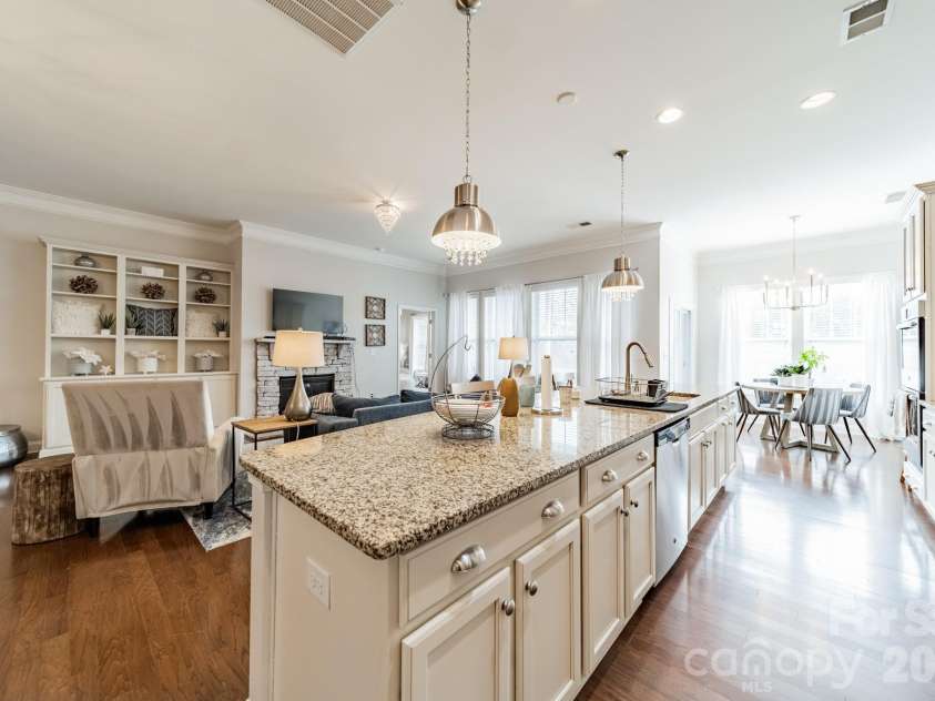 7405 Hamilton Bridge Road, Charlotte, NC 28278.  MLS# CAR4405691, YatesRealty ID 47178. 