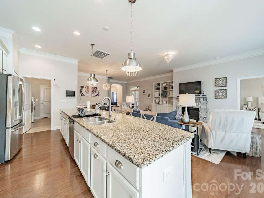 7405 Hamilton Bridge Road, Charlotte, NC 28278.  MLS# CAR4405691, YatesRealty ID 47178. 