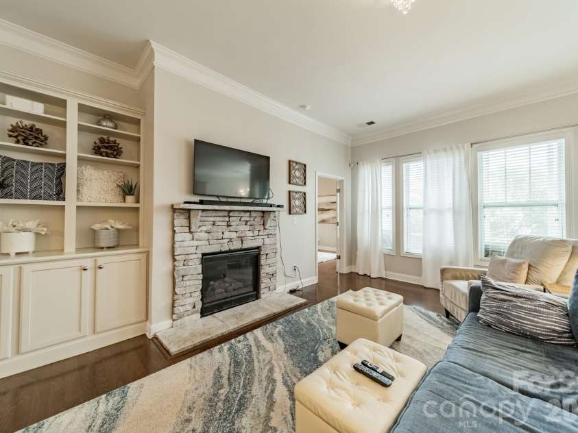 7405 Hamilton Bridge Road, Charlotte, NC 28278.  MLS# CAR4405691, YatesRealty ID 47178. 