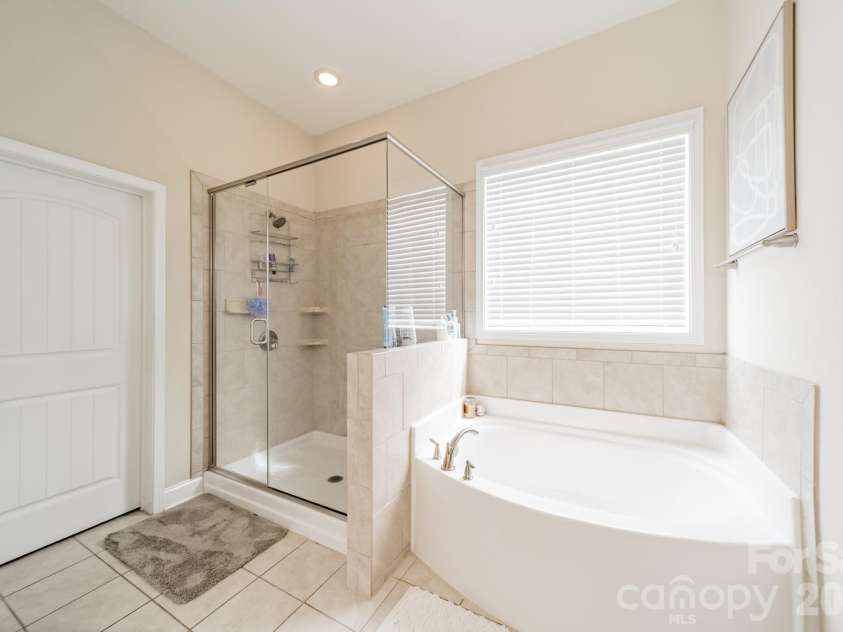 7405 Hamilton Bridge Road, Charlotte, NC 28278.  MLS# CAR4405691, YatesRealty ID 47178. 