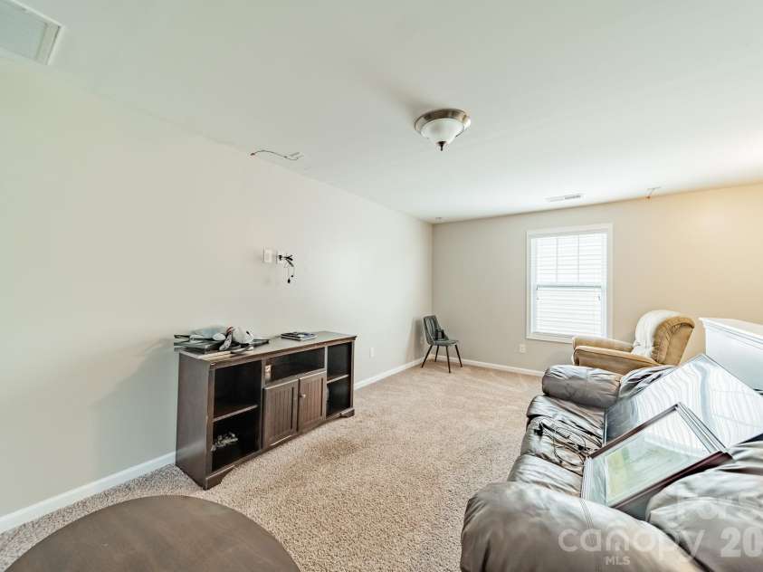 7405 Hamilton Bridge Road, Charlotte, NC 28278.  MLS# CAR4405691, YatesRealty ID 47178. 