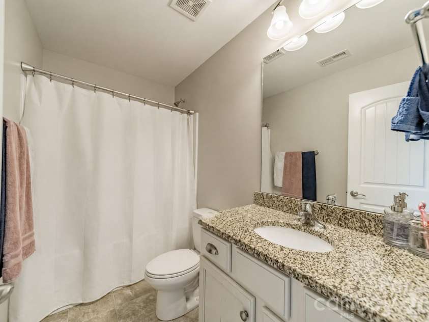 7405 Hamilton Bridge Road, Charlotte, NC 28278.  MLS# CAR4405691, YatesRealty ID 47178. Full Bath Upper Level