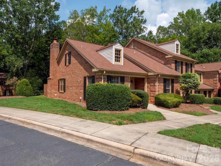 9028 Providence Colony Drive, Charlotte, NC 28277.  MLS# CAR4418913, YatesRealty ID 47179. 