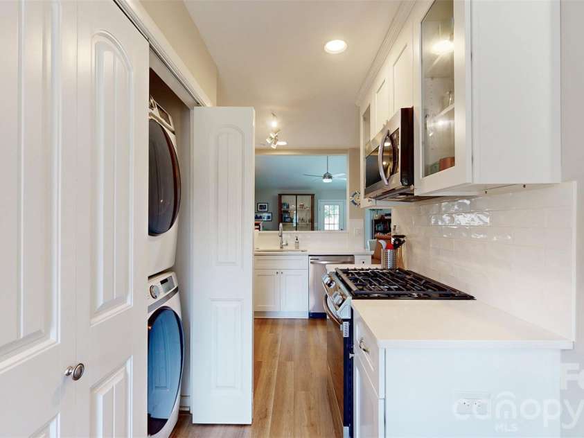 9028 Providence Colony Drive, Charlotte, NC 28277.  MLS# CAR4418913, YatesRealty ID 47179. 