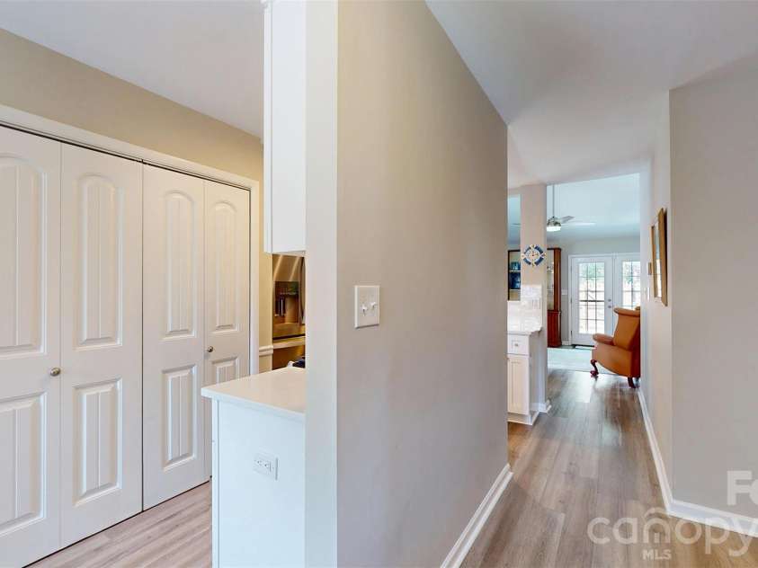 9028 Providence Colony Drive, Charlotte, NC 28277.  MLS# CAR4418913, YatesRealty ID 47179. 