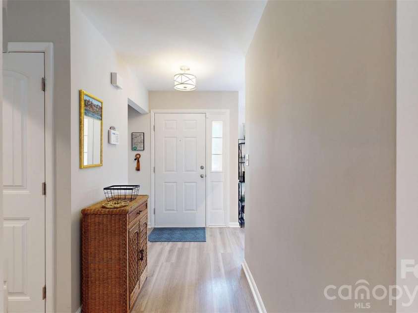 9028 Providence Colony Drive, Charlotte, NC 28277.  MLS# CAR4418913, YatesRealty ID 47179. 