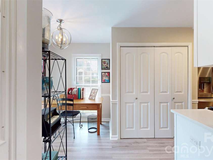 9028 Providence Colony Drive, Charlotte, NC 28277.  MLS# CAR4418913, YatesRealty ID 47179. 