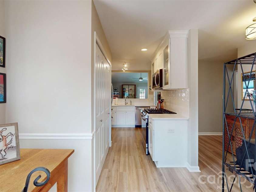 9028 Providence Colony Drive, Charlotte, NC 28277.  MLS# CAR4418913, YatesRealty ID 47179. 
