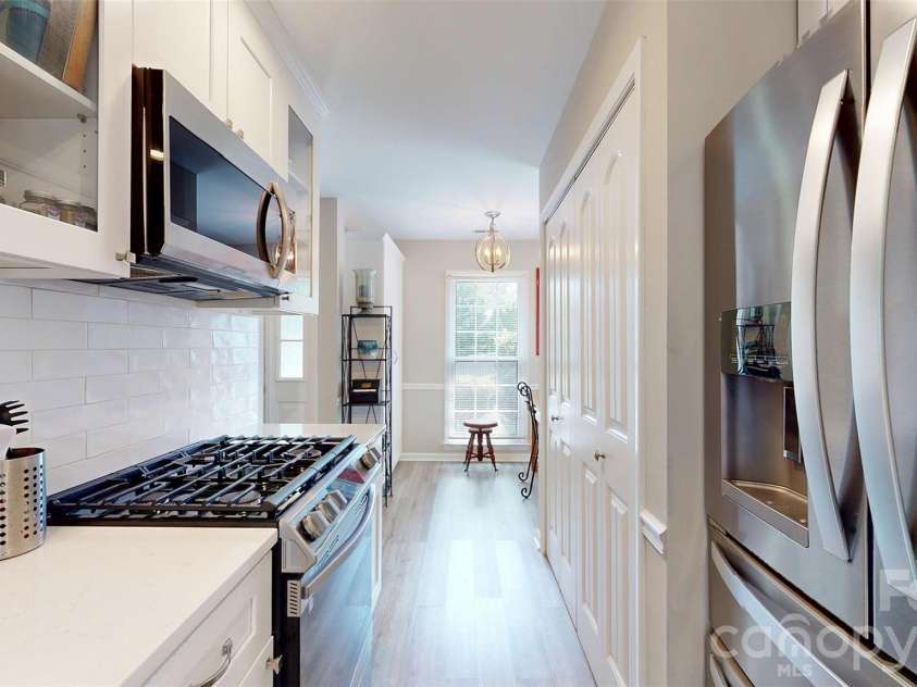 9028 Providence Colony Drive, Charlotte, NC 28277.  MLS# CAR4418913, YatesRealty ID 47179. 