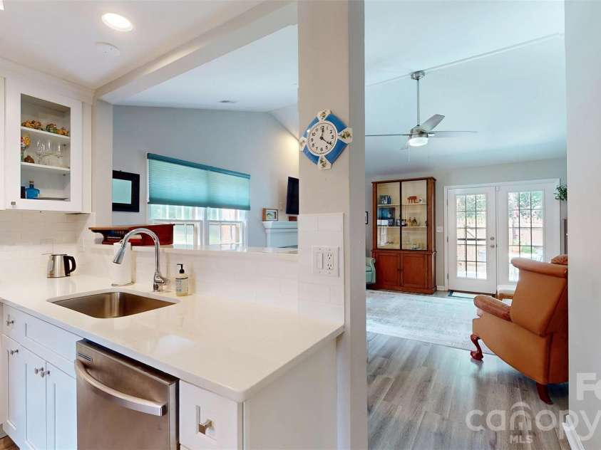 9028 Providence Colony Drive, Charlotte, NC 28277.  MLS# CAR4418913, YatesRealty ID 47179. 