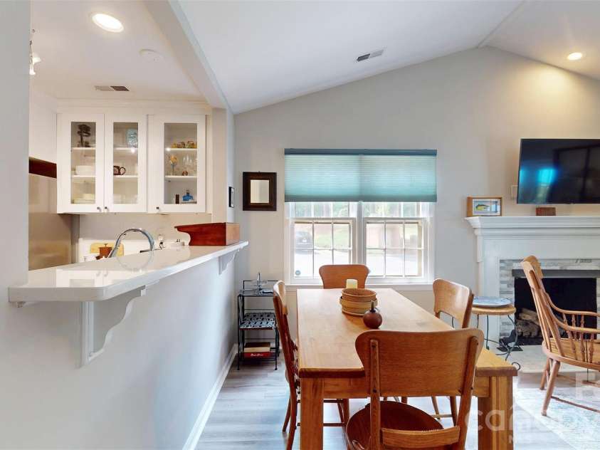 9028 Providence Colony Drive, Charlotte, NC 28277.  MLS# CAR4418913, YatesRealty ID 47179. 