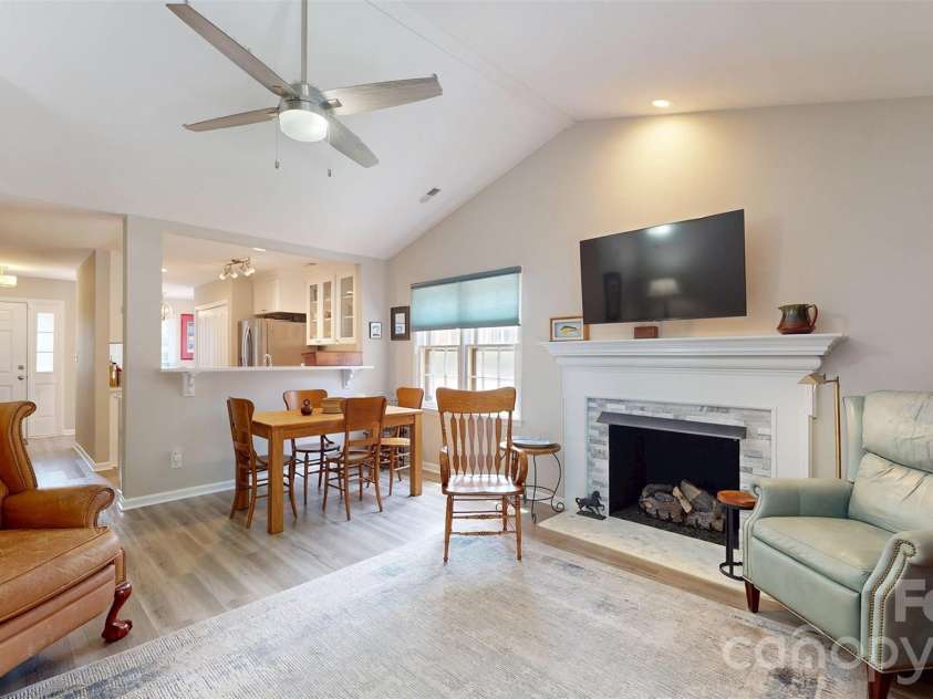 9028 Providence Colony Drive, Charlotte, NC 28277.  MLS# CAR4418913, YatesRealty ID 47179. 