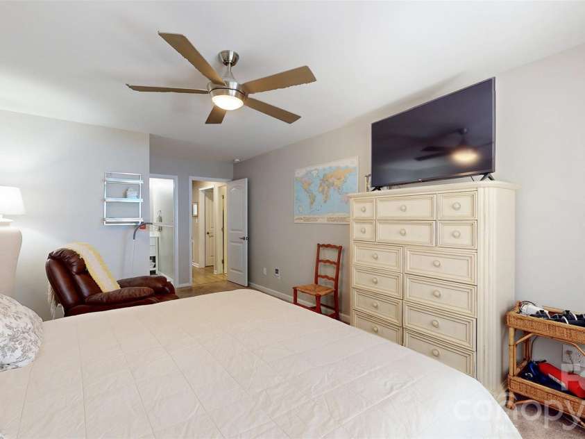 9028 Providence Colony Drive, Charlotte, NC 28277.  MLS# CAR4418913, YatesRealty ID 47179. 