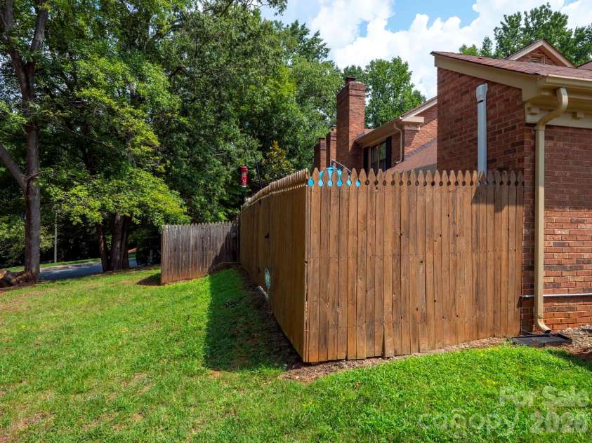 9028 Providence Colony Drive, Charlotte, NC 28277.  MLS# CAR4418913, YatesRealty ID 47179. 