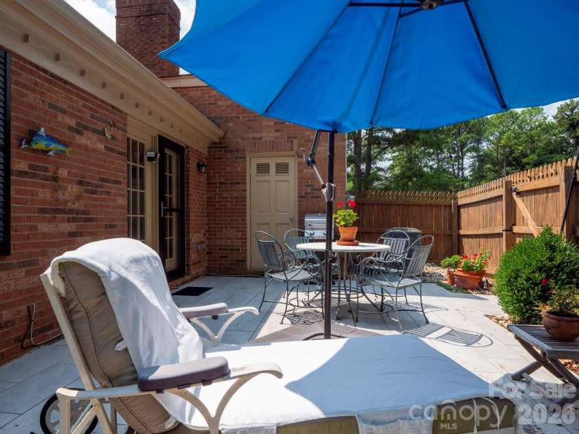 9028 Providence Colony Drive, Charlotte, NC 28277.  MLS# CAR4418913, YatesRealty ID 47179. 