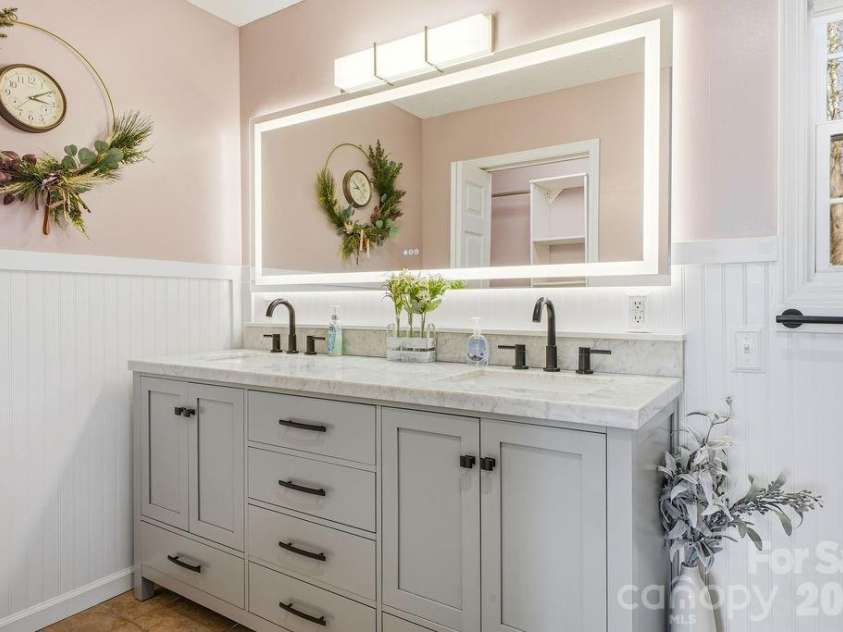 1113 Brookside Camp Road, Hendersonville, NC 28792.  MLS# CAR4335547, YatesRealty ID 4718. 