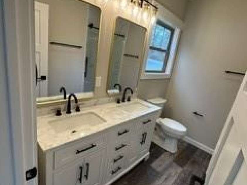 308 Ninth Street, Black Mountain, NC 28711.  MLS# CAR4210597, YatesRealty ID 4718. Primary Bathroom