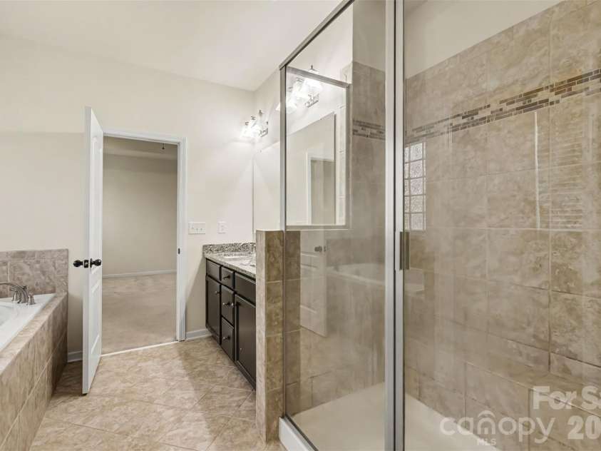 10704 Sky Chase Avenue, Concord, NC 28027.  MLS# CAR4411318, YatesRealty ID 47182. 