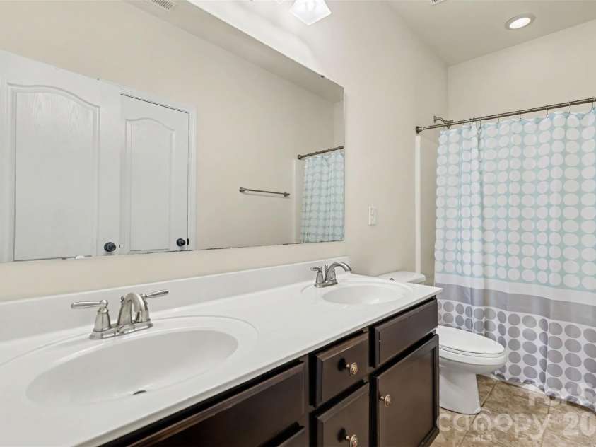 10704 Sky Chase Avenue, Concord, NC 28027.  MLS# CAR4411318, YatesRealty ID 47182. 