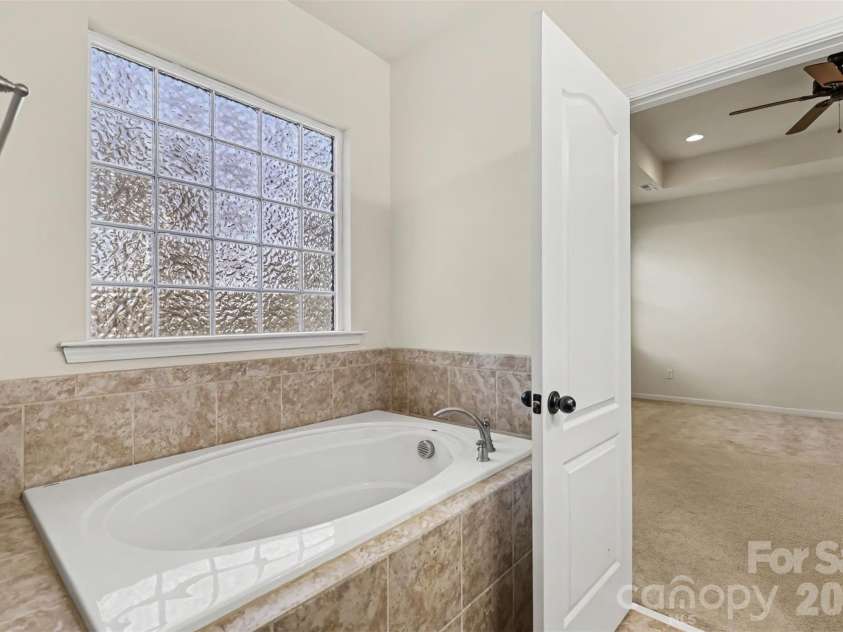 10704 Sky Chase Avenue, Concord, NC 28027.  MLS# CAR4411318, YatesRealty ID 47182. 
