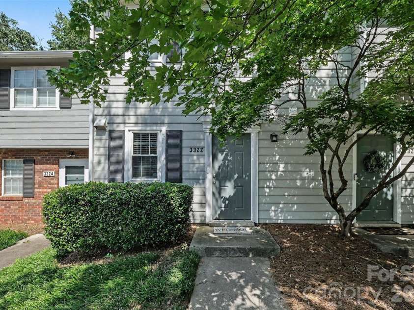 3322 Heathstead Place, Charlotte, NC 28210.  MLS# CAR4418301, YatesRealty ID 47185. 