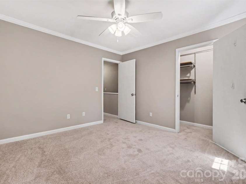 3322 Heathstead Place, Charlotte, NC 28210.  MLS# CAR4418301, YatesRealty ID 47185. 