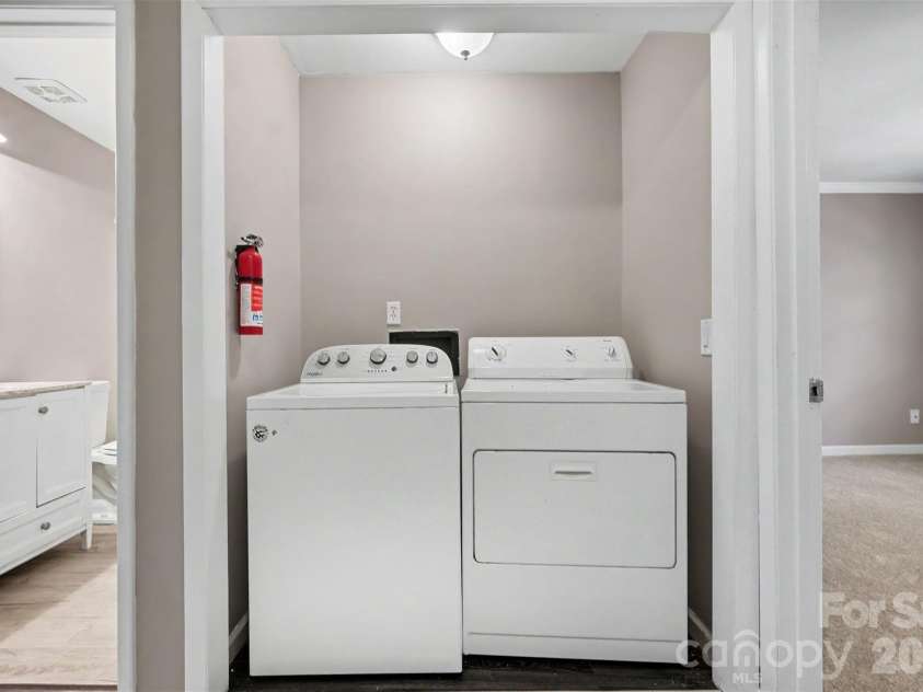 3322 Heathstead Place, Charlotte, NC 28210.  MLS# CAR4418301, YatesRealty ID 47185. 
