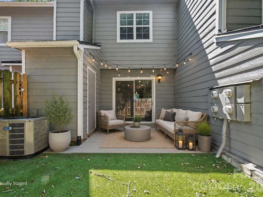 3322 Heathstead Place, Charlotte, NC 28210.  MLS# CAR4418301, YatesRealty ID 47185. 