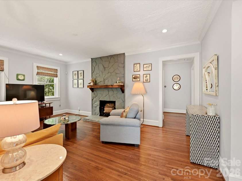 1812 Hall Avenue, Charlotte, NC 28205.  MLS# CAR4418009, YatesRealty ID 47186. 