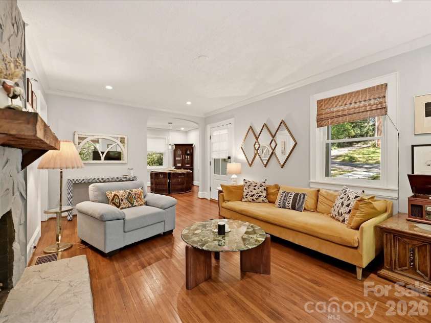 1812 Hall Avenue, Charlotte, NC 28205.  MLS# CAR4418009, YatesRealty ID 47186. 