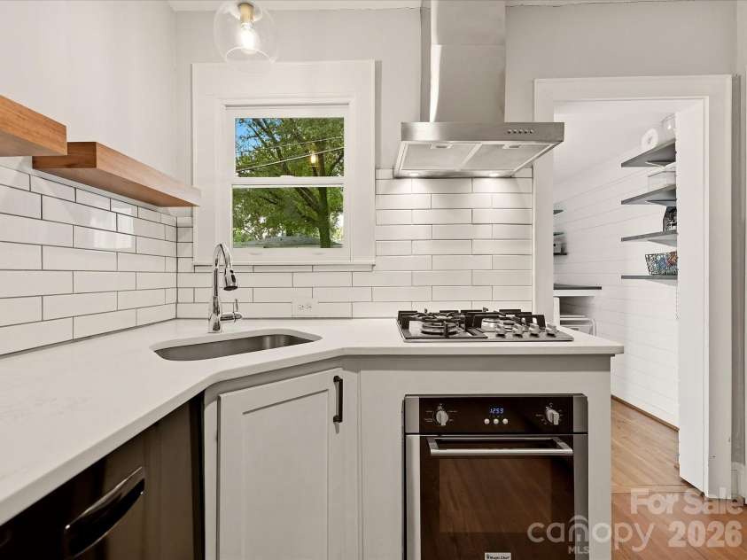 1812 Hall Avenue, Charlotte, NC 28205.  MLS# CAR4418009, YatesRealty ID 47186. 