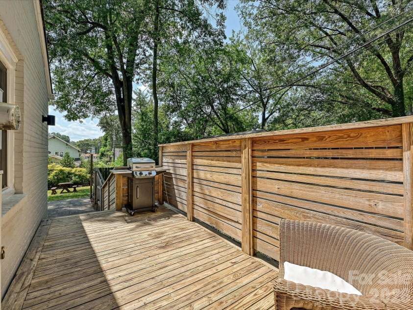 1812 Hall Avenue, Charlotte, NC 28205.  MLS# CAR4418009, YatesRealty ID 47186. 