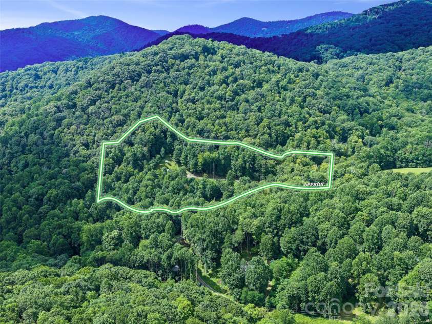 1523 Roaring Fork Road, Burnsville, NC 28714.  MLS# CAR4408382, YatesRealty ID 47187. Approximate Boundary Lines