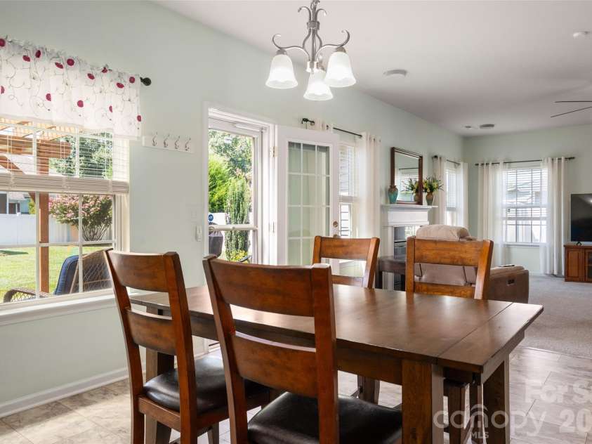 5335 Hackberry Lane, Concord, NC 28027.  MLS# CAR4418402, YatesRealty ID 47188. Breakfast area