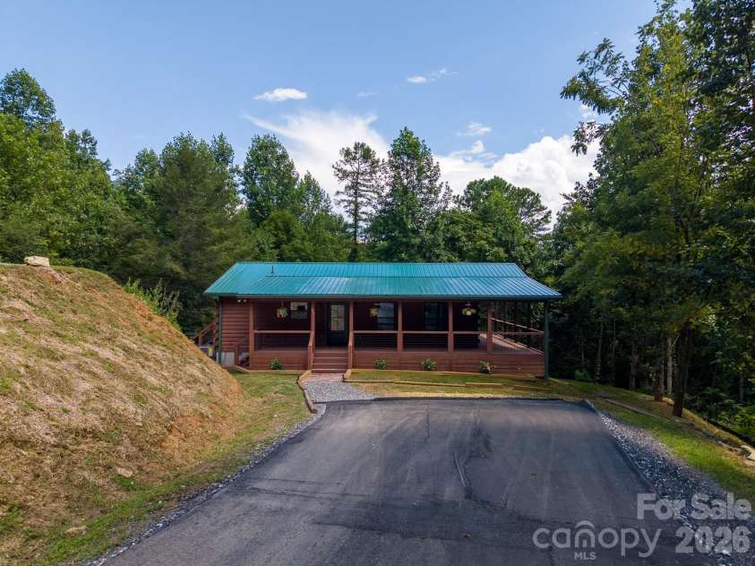 677 Ridgetop Circle, Whittier, NC 28789.  MLS# CAR4412426, YatesRealty ID 47189. 