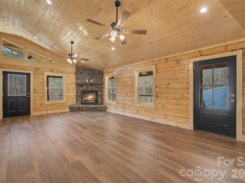 677 Ridgetop Circle, Whittier, NC 28789.  MLS# CAR4412426, YatesRealty ID 47189. 