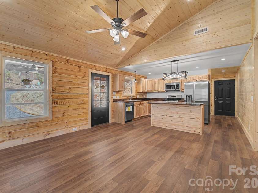 677 Ridgetop Circle, Whittier, NC 28789.  MLS# CAR4412426, YatesRealty ID 47189. 