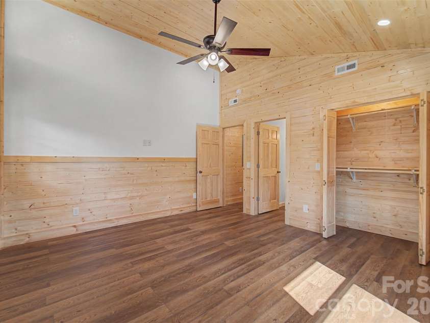 677 Ridgetop Circle, Whittier, NC 28789.  MLS# CAR4412426, YatesRealty ID 47189. 