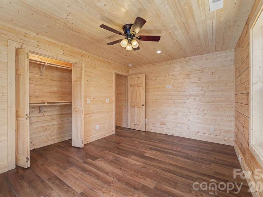 677 Ridgetop Circle, Whittier, NC 28789.  MLS# CAR4412426, YatesRealty ID 47189. 
