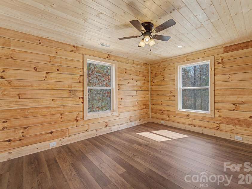677 Ridgetop Circle, Whittier, NC 28789.  MLS# CAR4412426, YatesRealty ID 47189. 