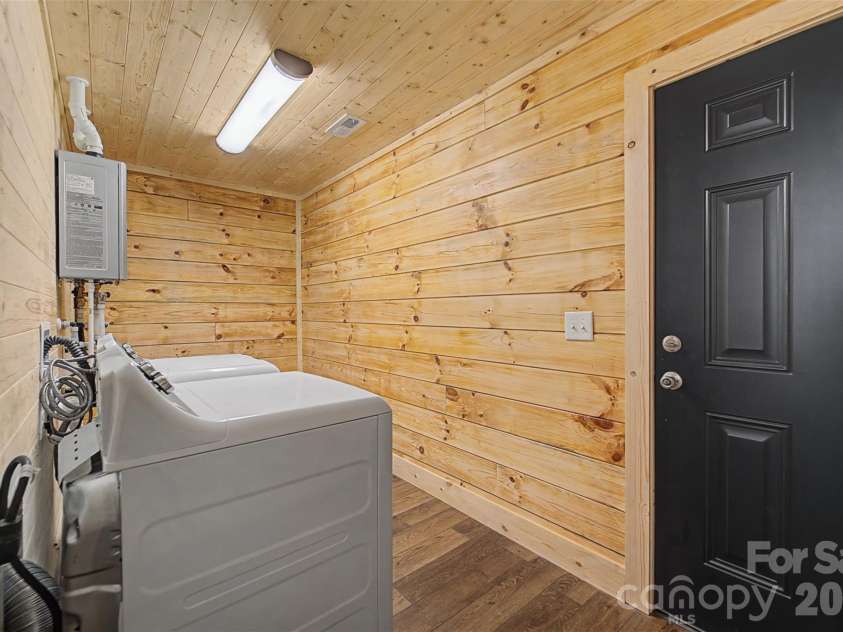 677 Ridgetop Circle, Whittier, NC 28789.  MLS# CAR4412426, YatesRealty ID 47189. 