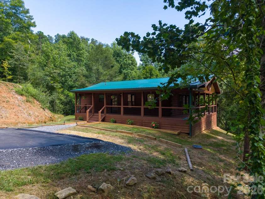 677 Ridgetop Circle, Whittier, NC 28789.  MLS# CAR4412426, YatesRealty ID 47189. 