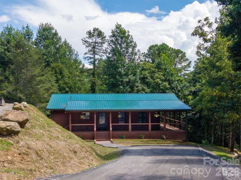 677 Ridgetop Circle, Whittier, NC 28789.  MLS# CAR4412426, YatesRealty ID 47189. 